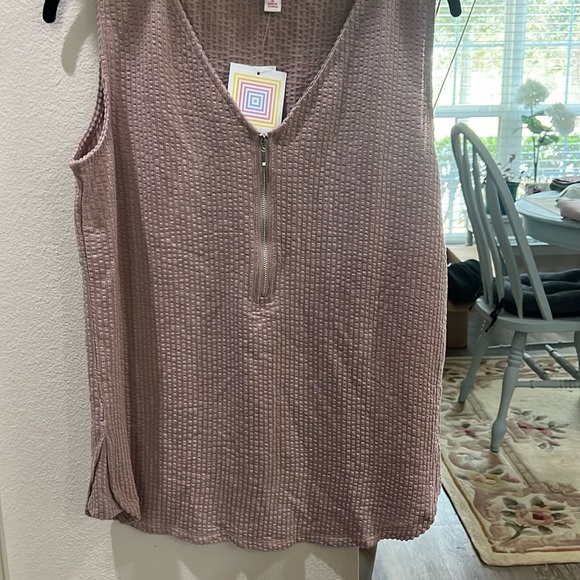 LuLaRoe Tops - LuLaRoe NWT Rachel Small